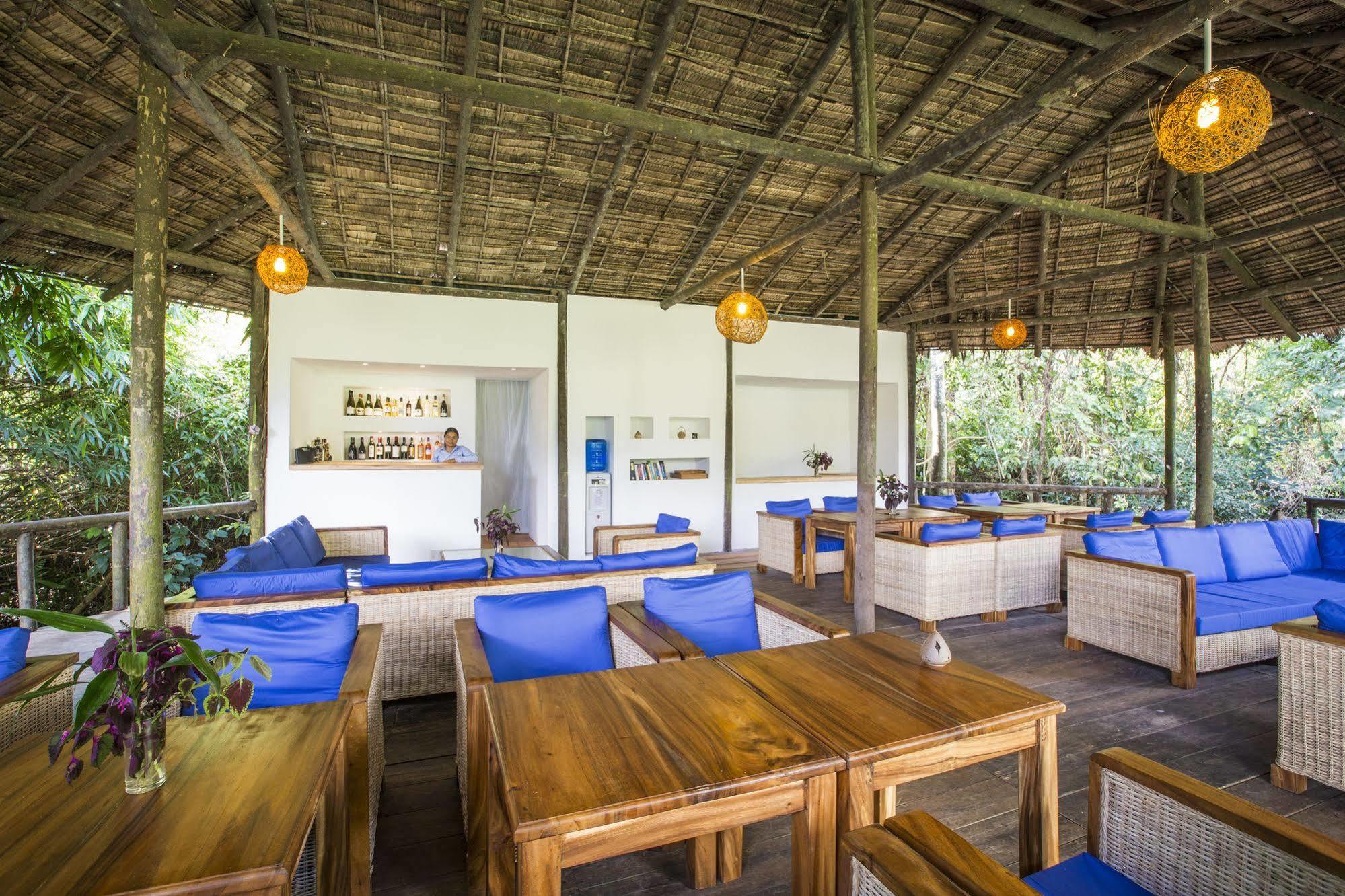 เรนโบว์ ลอดจ์ ตาไต Hotel Tatai ภายนอก รูปภาพ