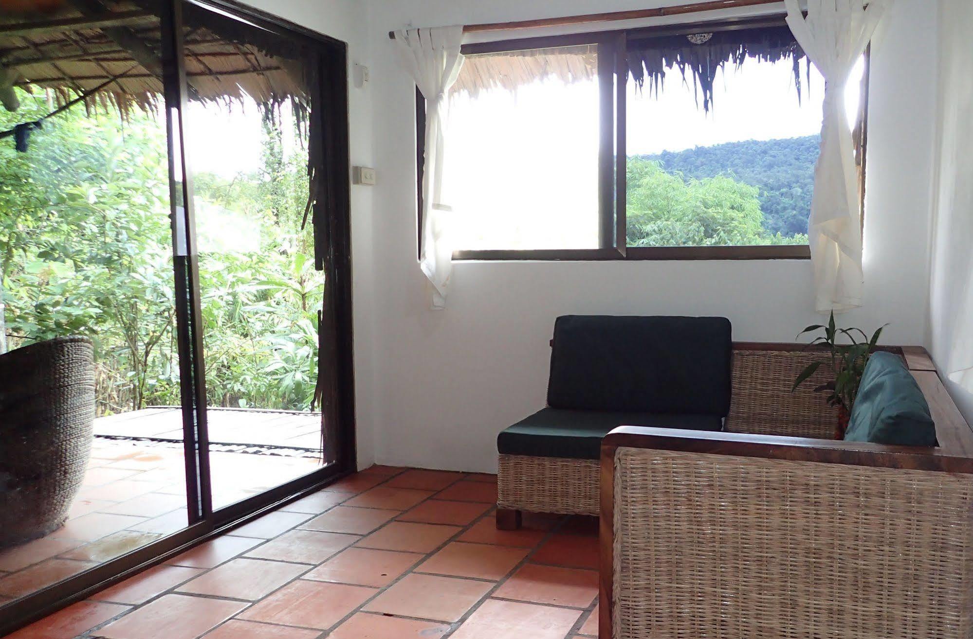 เรนโบว์ ลอดจ์ ตาไต Hotel Tatai ภายนอก รูปภาพ